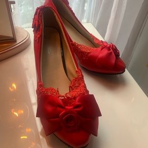 Vintage Red Rose Shoes Size 6